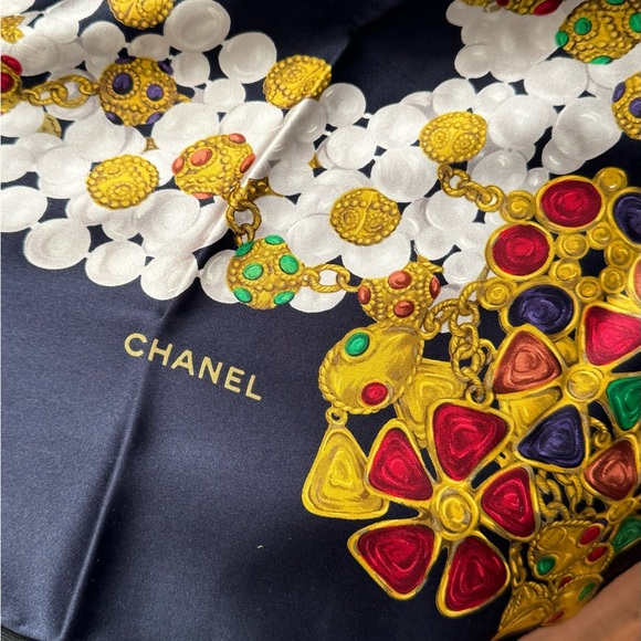 🛑SOLD🛑CHANEL Silk Scarf EUC - Picture 2 of 5